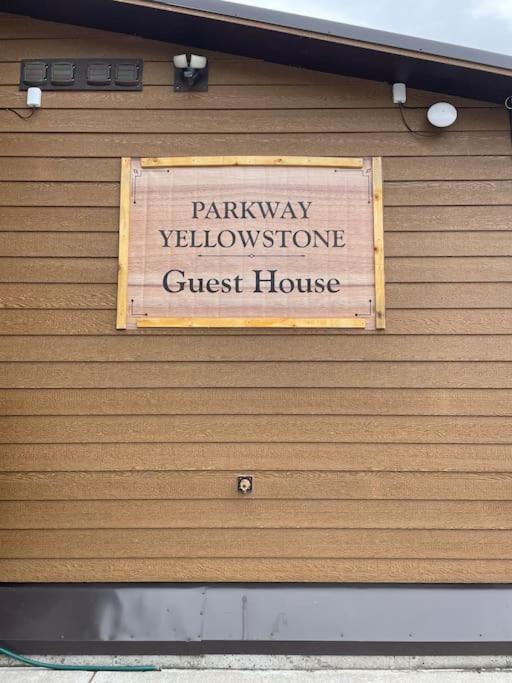 Parkway Yellowstone Guest House Room #1 Gardiner Exterior foto